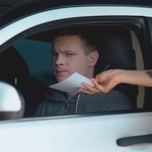 Boetes rijden zonder rijbewijs